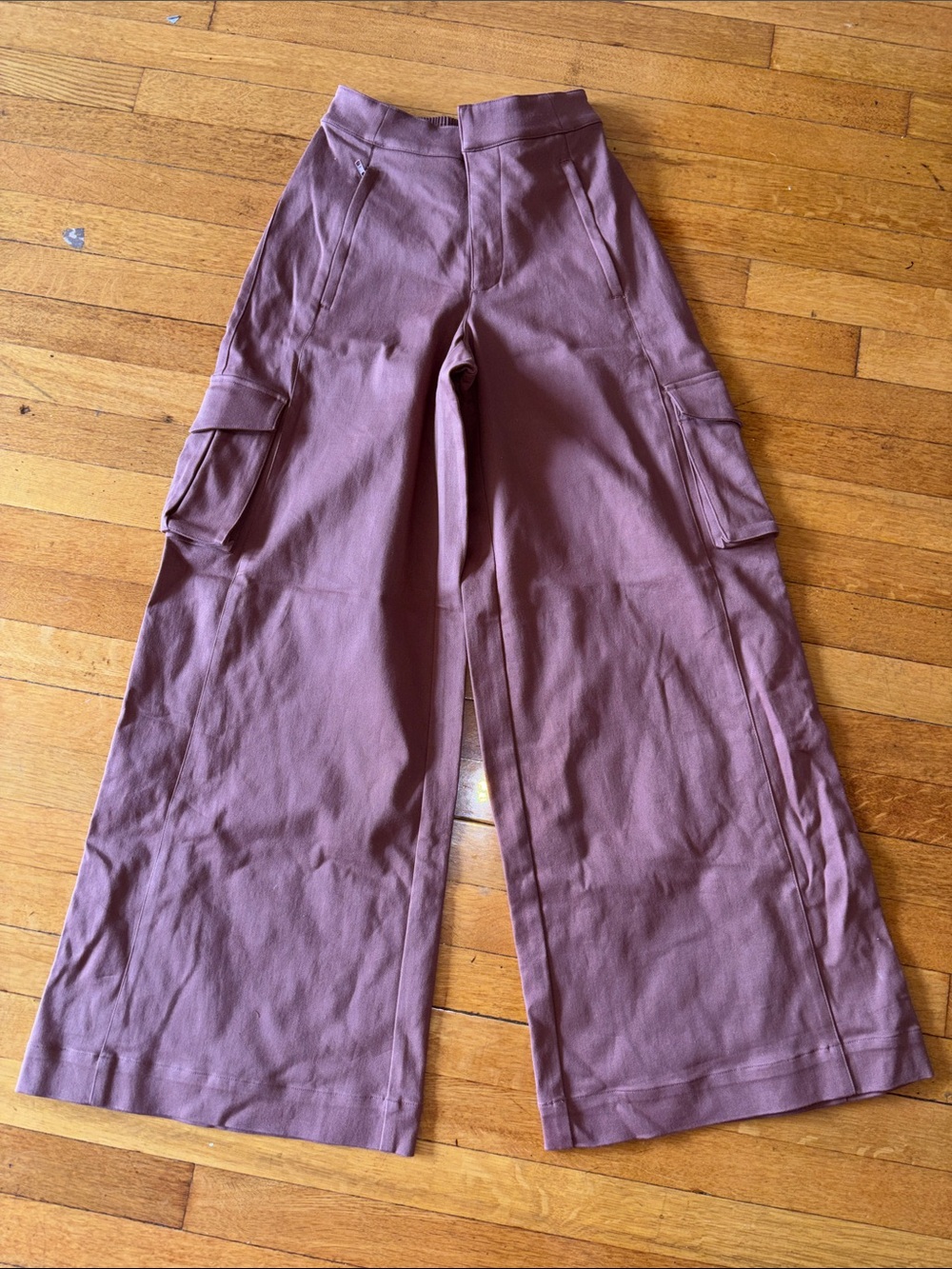 Alo High-Waist Wide Leg Cargo Pants - Dusty Mauve